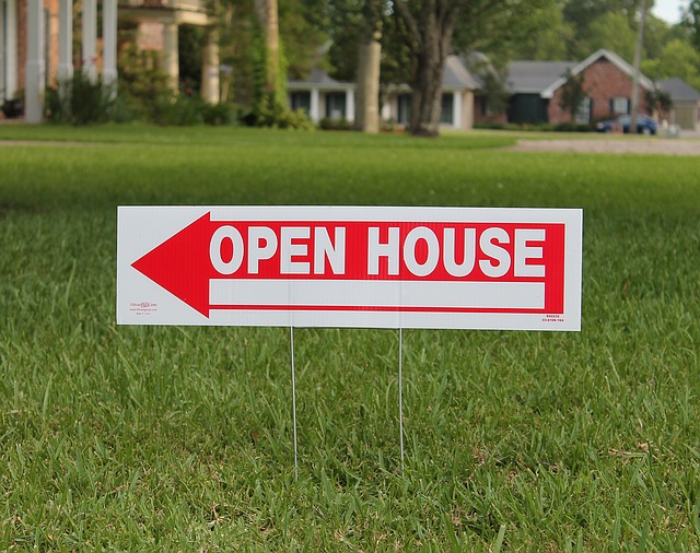 rental open house sign